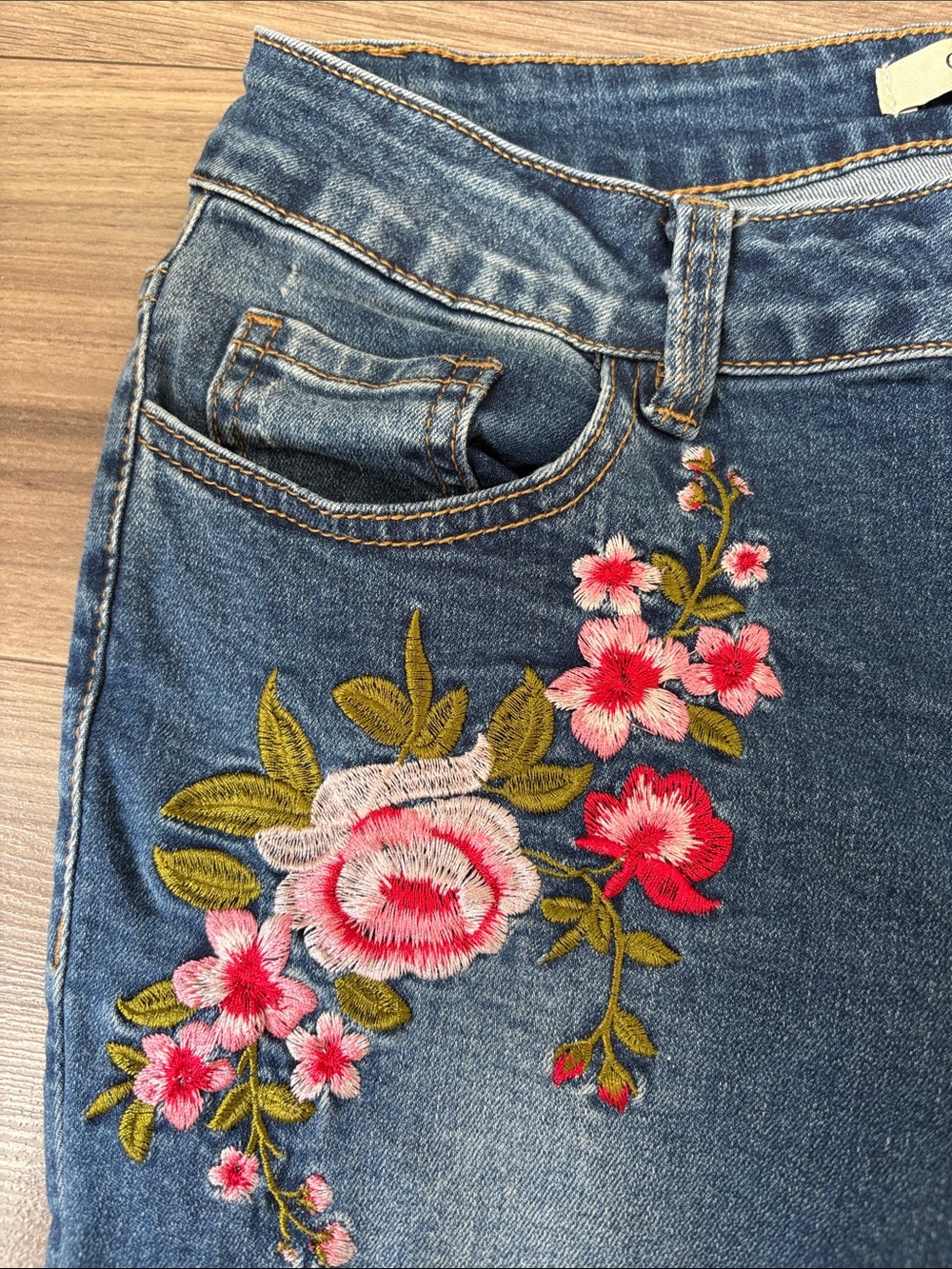 Floral Embroidered Ankle Jeans - Blue - Picture 3 of 6